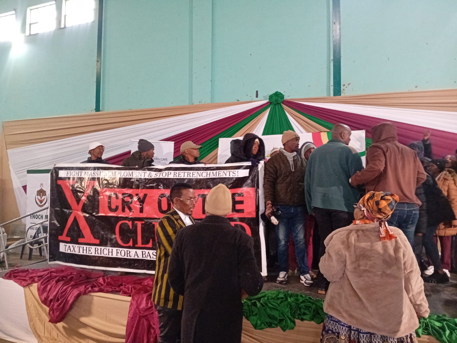 Baphazamise umsitho abahlali baseKomani benyanzelisa ukuhoywa ngumasipala wase Enoch Mgijima