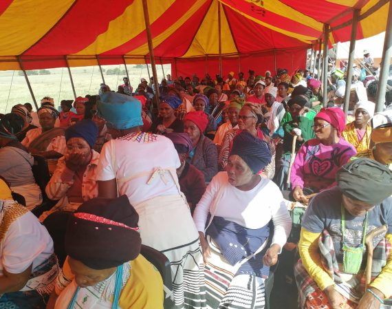 Uluntu kwilali yase Jojweni beluphume ngobuninzi luzimase itheko lokubhiyozela inyanga yokuzingca ngenkcubeko