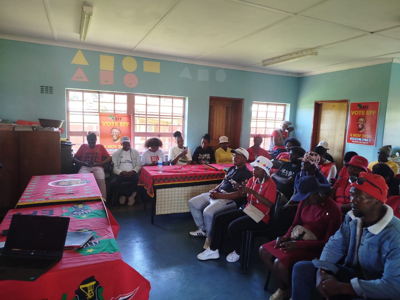 Umbutho we Economic Freedom Fighters (EFF) ububambe uqeqesho lwabameli bawo eCala