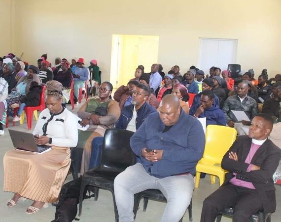 Abahlali base Mthuntloni eNgcobo bayamnkele iproject ezakuthi yokhe izindlu