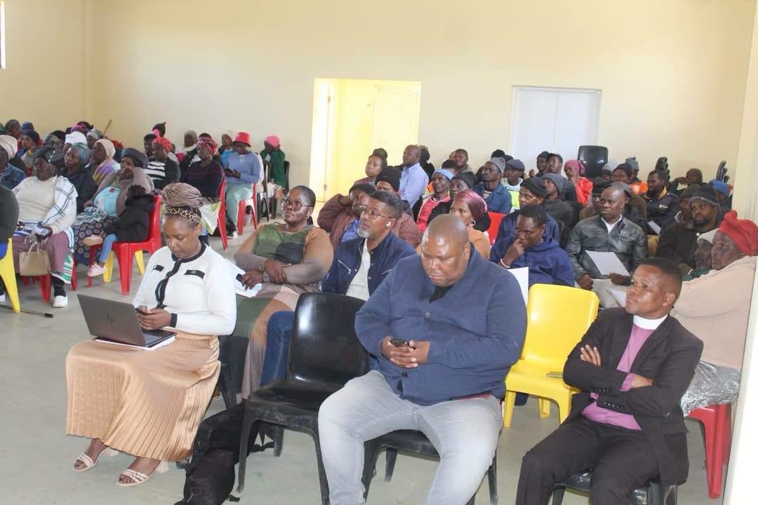 Abahlali base Mthuntloni eNgcobo bayamnkele iproject ezakuthi yokhe izindlu