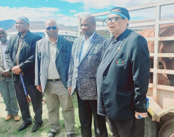 Umongameli wombutho i-Al Jama-Ah uGanief Hendricks unyathele komkhulu eQamata