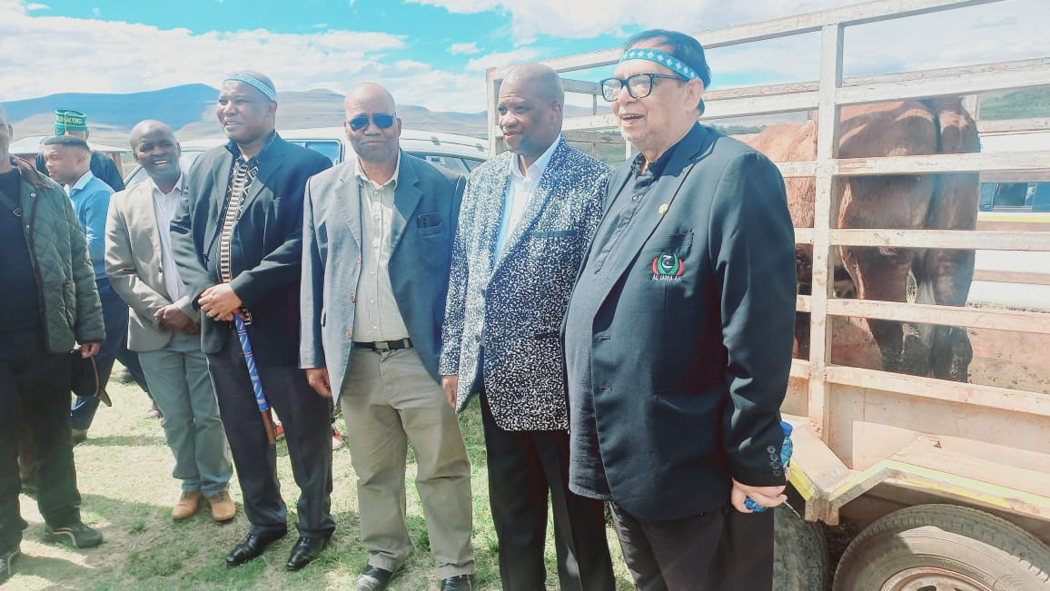 Umongameli wombutho i-Al Jama-Ah uGanief Hendricks unyathele komkhulu eQamata