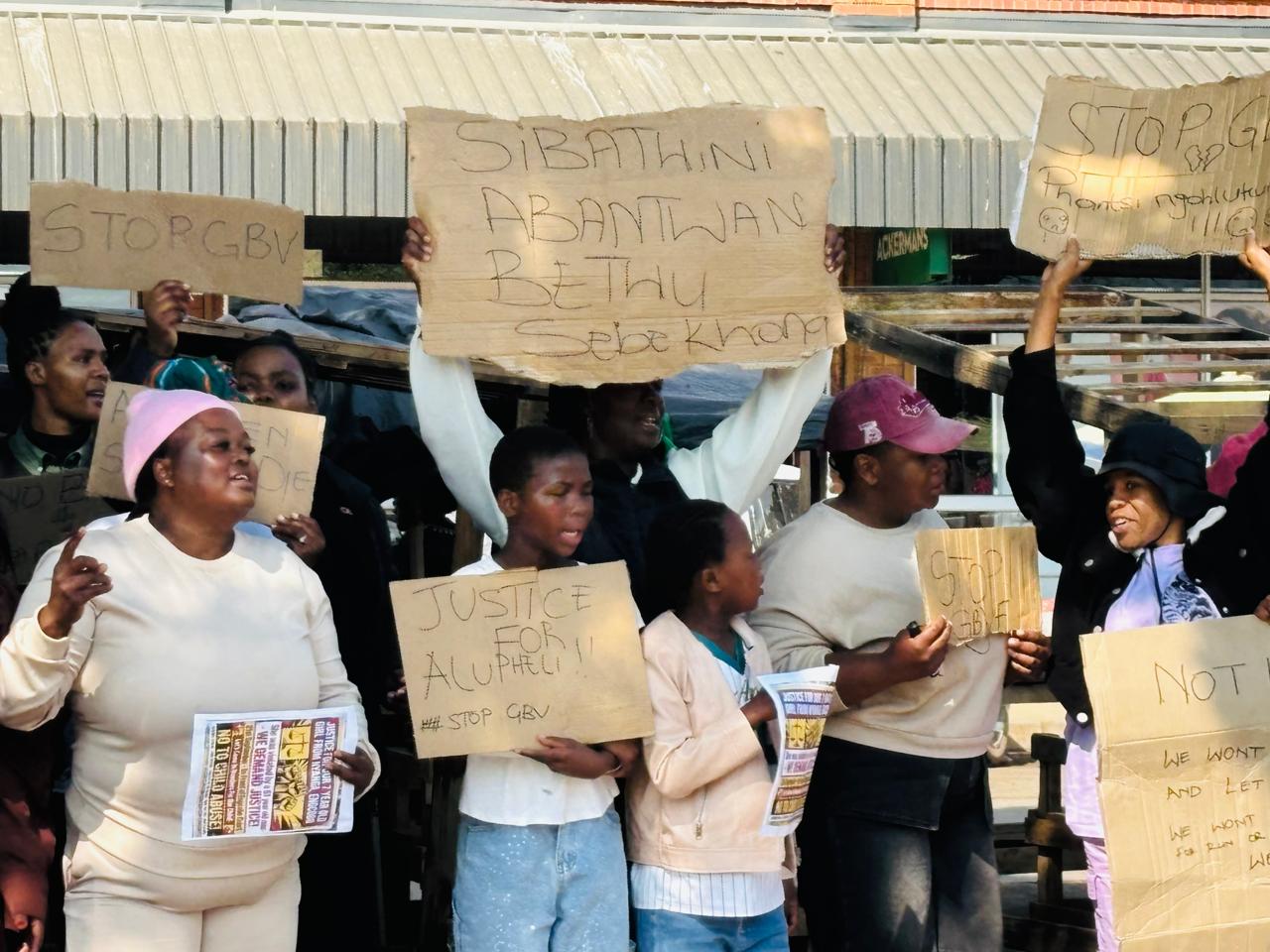 Akayifumenanga ibheyile umrhanelwa oneminyaka engama-60 ubudala nojamelene nezityholo zokudlwengula